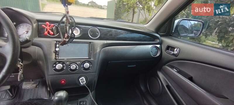 Позашляховик / Кросовер Mitsubishi Outlander 2004 в Теофіполі фото 45 Позашляховик / Кросовер Mitsubishi Outlander 2004 в Теофіполі