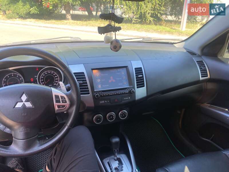 Внедорожник / Кроссовер Mitsubishi Outlander 2008 в Днепре фото 3 Внедорожник / Кроссовер Mitsubishi Outlander 2008 в Днепре