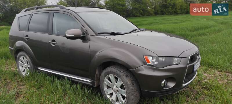 Внедорожник / Кроссовер Mitsubishi Outlander 2010 в Самборе фото 2 Внедорожник / Кроссовер Mitsubishi Outlander 2010 в Самборе