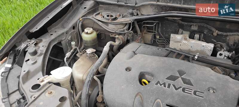 Внедорожник / Кроссовер Mitsubishi Outlander 2010 в Самборе фото 19 Внедорожник / Кроссовер Mitsubishi Outlander 2010 в Самборе