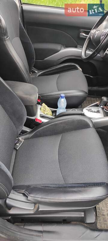 Внедорожник / Кроссовер Mitsubishi Outlander 2010 в Самборе фото 24 Внедорожник / Кроссовер Mitsubishi Outlander 2010 в Самборе