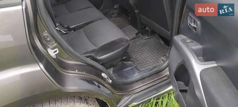 Внедорожник / Кроссовер Mitsubishi Outlander 2010 в Самборе фото 27 Внедорожник / Кроссовер Mitsubishi Outlander 2010 в Самборе