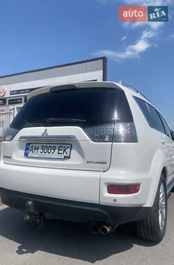 Позашляховик / Кросовер Mitsubishi Outlander 2010 в Житомирі