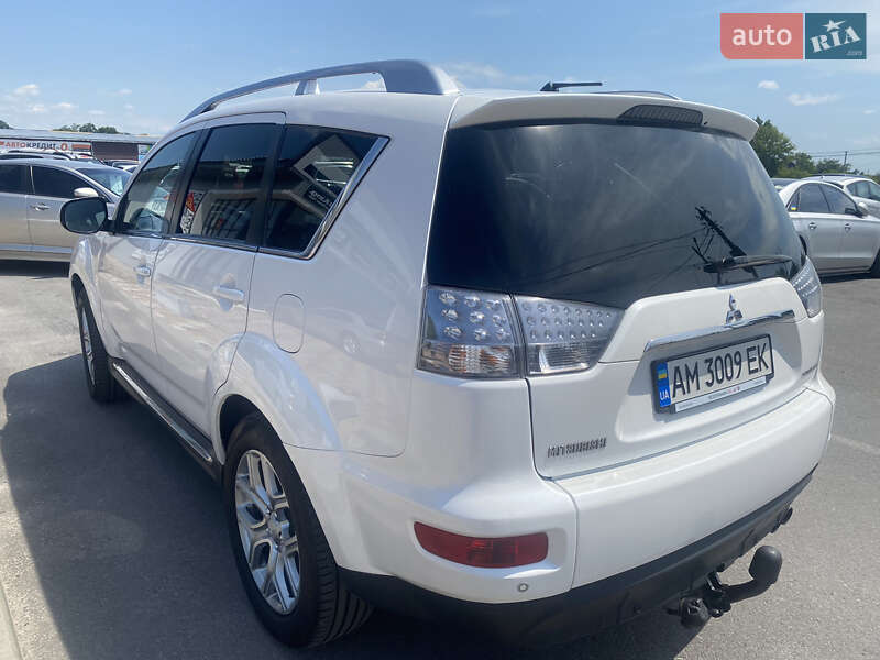 Позашляховик / Кросовер Mitsubishi Outlander 2010 в Житомирі