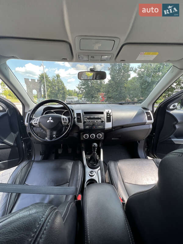 Внедорожник / Кроссовер Mitsubishi Outlander 2007 в Ровно фото 5 Внедорожник / Кроссовер Mitsubishi Outlander 2007 в Ровно