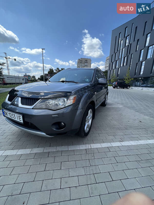 Внедорожник / Кроссовер Mitsubishi Outlander 2007 в Ровно фото 15 Внедорожник / Кроссовер Mitsubishi Outlander 2007 в Ровно