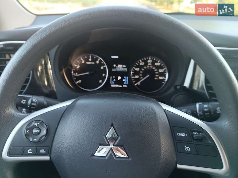 Позашляховик / Кросовер Mitsubishi Outlander 2018 в Києві фото 23 Позашляховик / Кросовер Mitsubishi Outlander 2018 в Києві