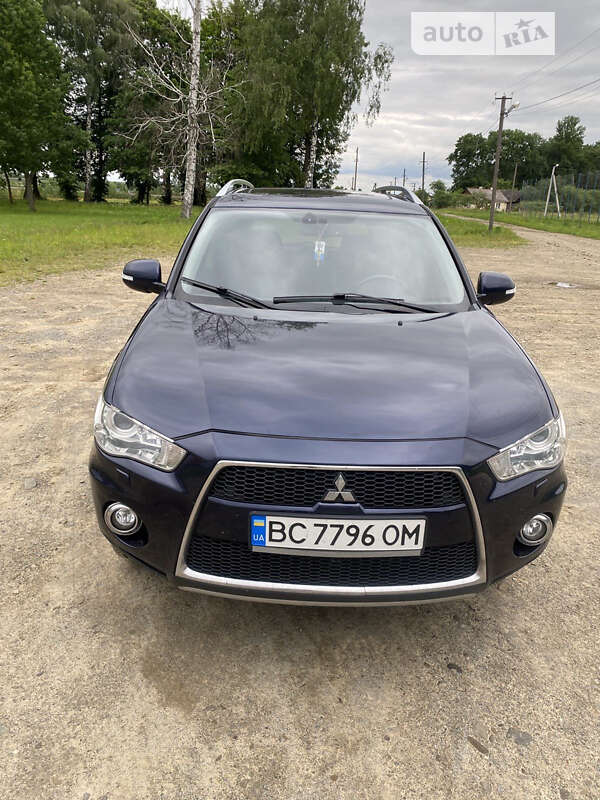Внедорожник / Кроссовер Mitsubishi Outlander 2011 в Львове