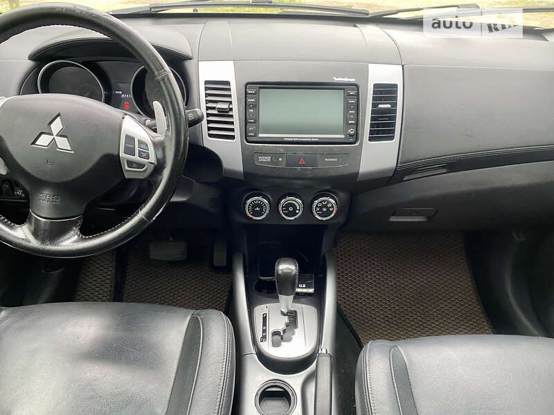 Внедорожник / Кроссовер Mitsubishi Outlander 2011 в Львове