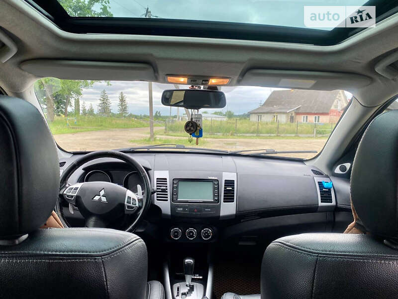 Внедорожник / Кроссовер Mitsubishi Outlander 2011 в Львове