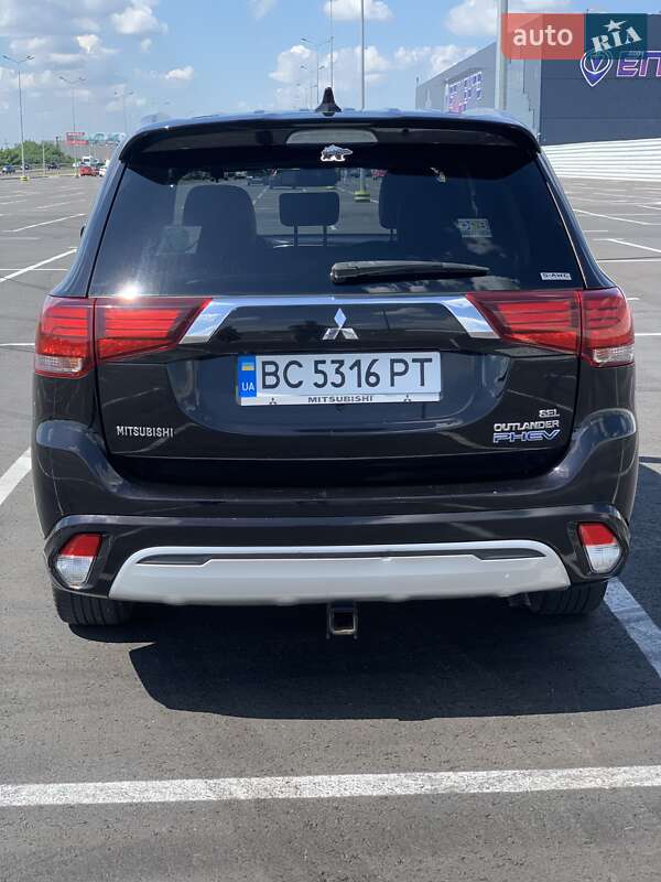 Позашляховик / Кросовер Mitsubishi Outlander 2019 в Львові