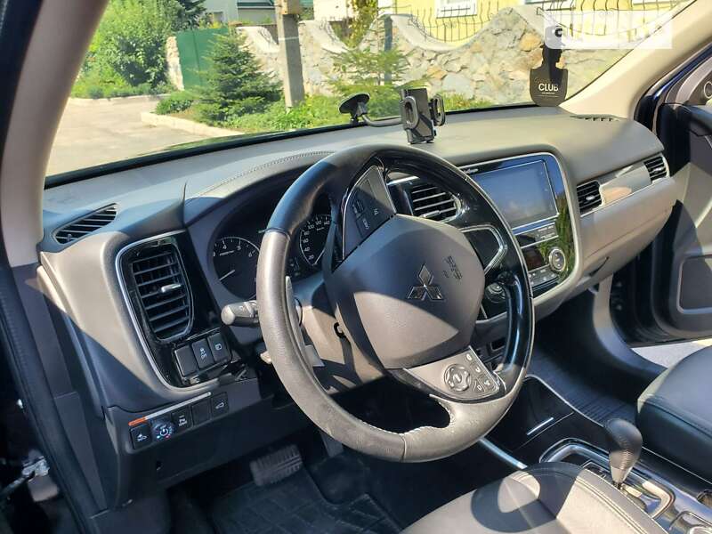 Внедорожник / Кроссовер Mitsubishi Outlander 2018 в Кропивницком
