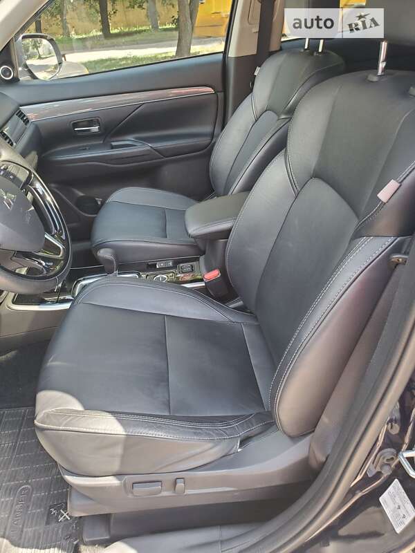 Внедорожник / Кроссовер Mitsubishi Outlander 2018 в Кропивницком