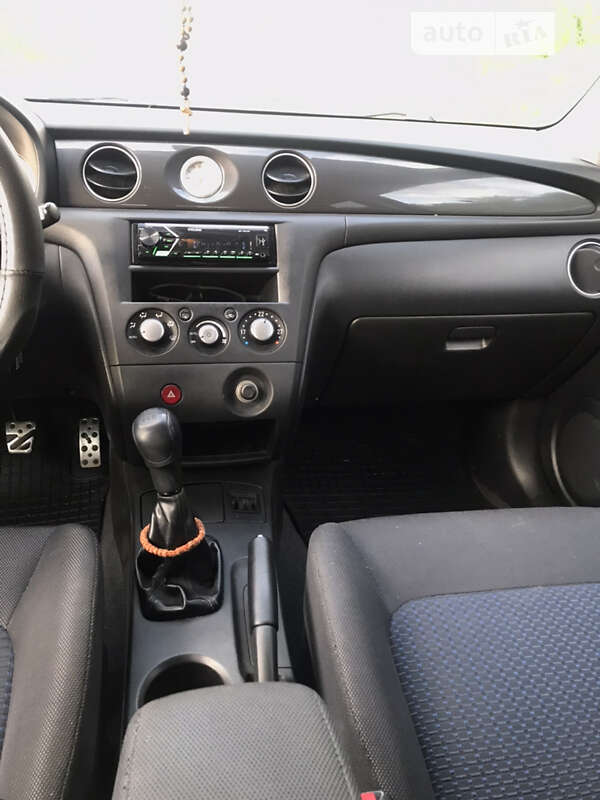 Позашляховик / Кросовер Mitsubishi Outlander 2006 в Бориславі фото 8 Позашляховик / Кросовер Mitsubishi Outlander 2006 в Бориславі