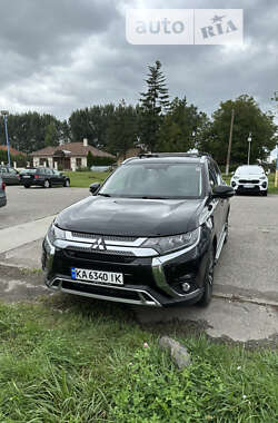 Внедорожник / Кроссовер Mitsubishi Outlander 2019 в 