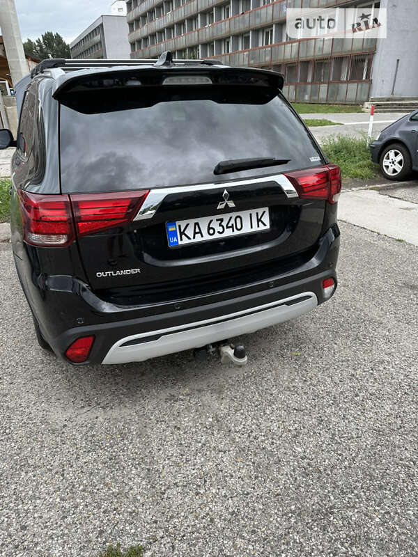 Внедорожник / Кроссовер Mitsubishi Outlander 2019 в Ужгороде