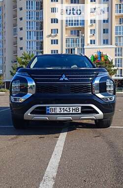 Позашляховик / Кросовер Mitsubishi Outlander 2021 в Миколаєві