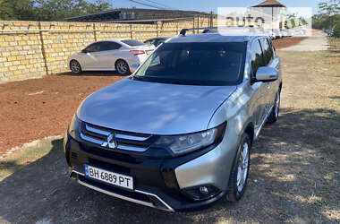 Позашляховик / Кросовер Mitsubishi Outlander 2019 в Одесі