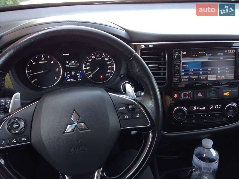 Позашляховик / Кросовер Mitsubishi Outlander 2016 в Сарнах фото 11 Позашляховик / Кросовер Mitsubishi Outlander 2016 в Сарнах