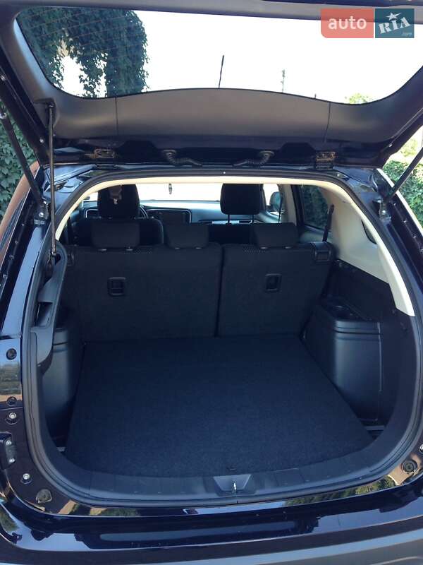 Позашляховик / Кросовер Mitsubishi Outlander 2016 в Сарнах фото 16 Позашляховик / Кросовер Mitsubishi Outlander 2016 в Сарнах