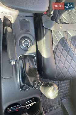 Внедорожник / Кроссовер Mitsubishi Outlander 2012 в 