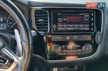 Позашляховик / Кросовер Mitsubishi Outlander 2018 в Житомирі