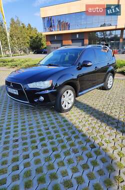 Внедорожник / Кроссовер Mitsubishi Outlander 2010 в 