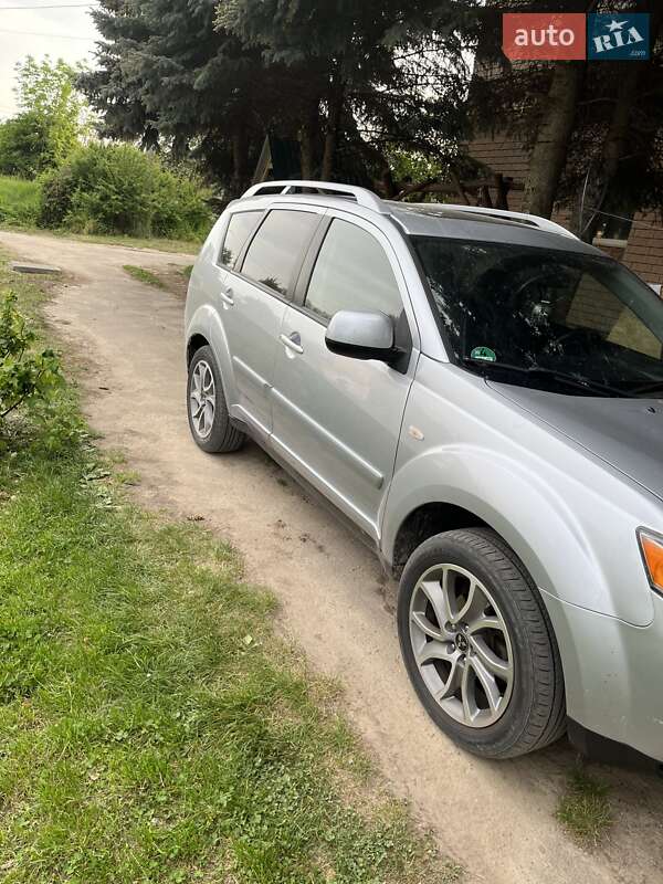 Внедорожник / Кроссовер Mitsubishi Outlander 2006 в Умани