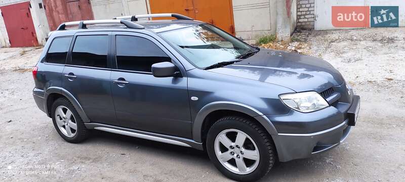 Внедорожник / Кроссовер Mitsubishi Outlander 2006 в Каменском