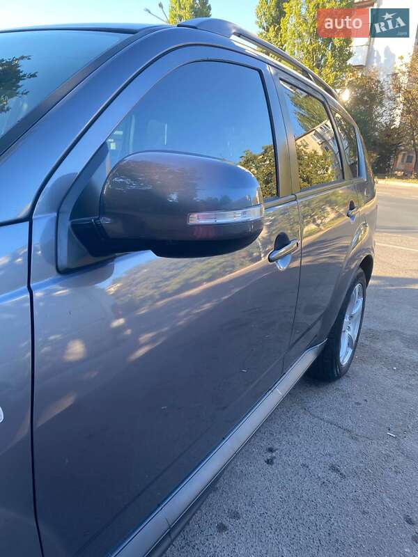 Позашляховик / Кросовер Mitsubishi Outlander 2010 в Одесі