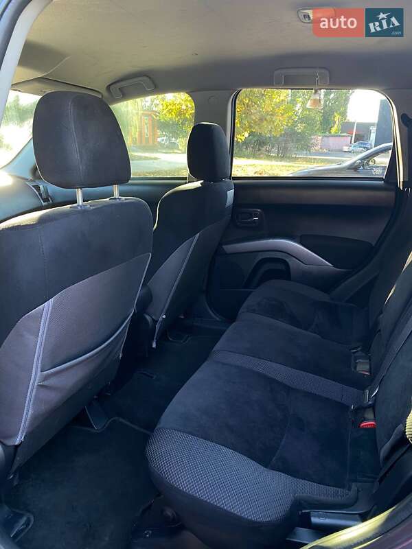 Позашляховик / Кросовер Mitsubishi Outlander 2010 в Одесі