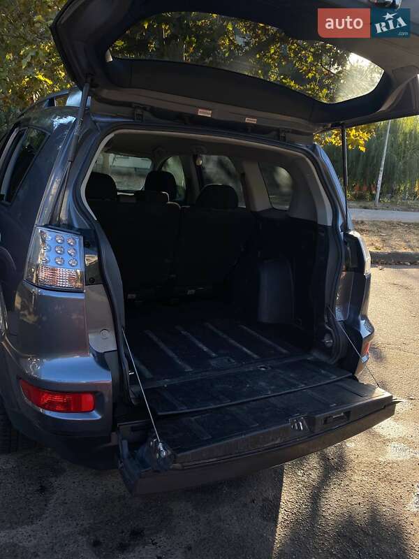 Позашляховик / Кросовер Mitsubishi Outlander 2010 в Одесі