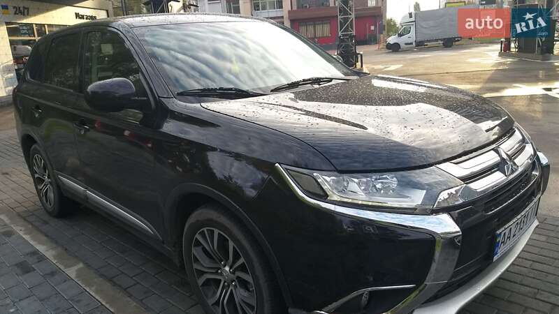 Mitsubishi Outlander 2016