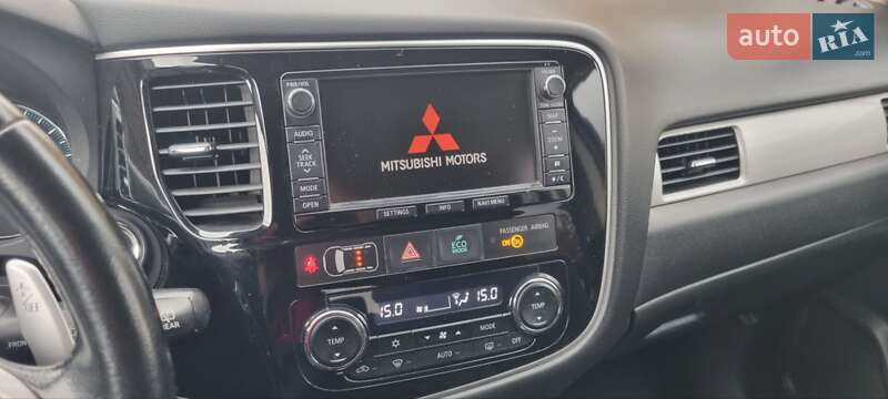 Внедорожник / Кроссовер Mitsubishi Outlander 2014 в Луцке