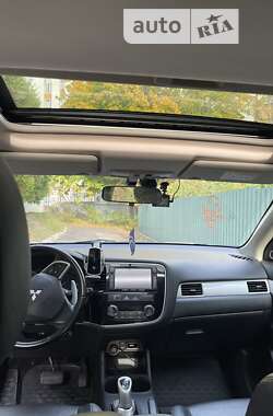 Внедорожник / Кроссовер Mitsubishi Outlander 2013 в Житомире