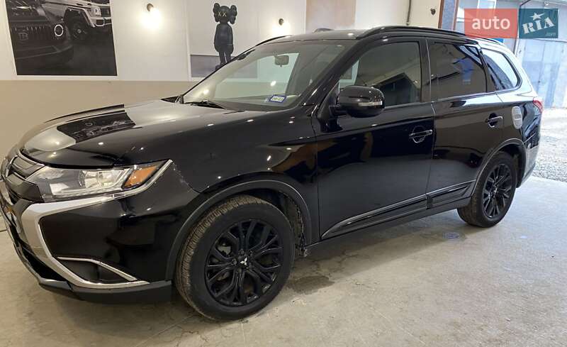 Позашляховик / Кросовер Mitsubishi Outlander 2017 в Вінниці