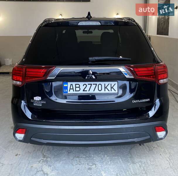 Позашляховик / Кросовер Mitsubishi Outlander 2017 в Вінниці