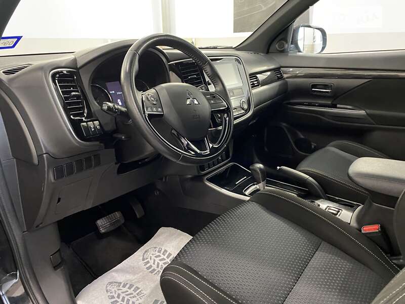 Позашляховик / Кросовер Mitsubishi Outlander 2017 в Вінниці