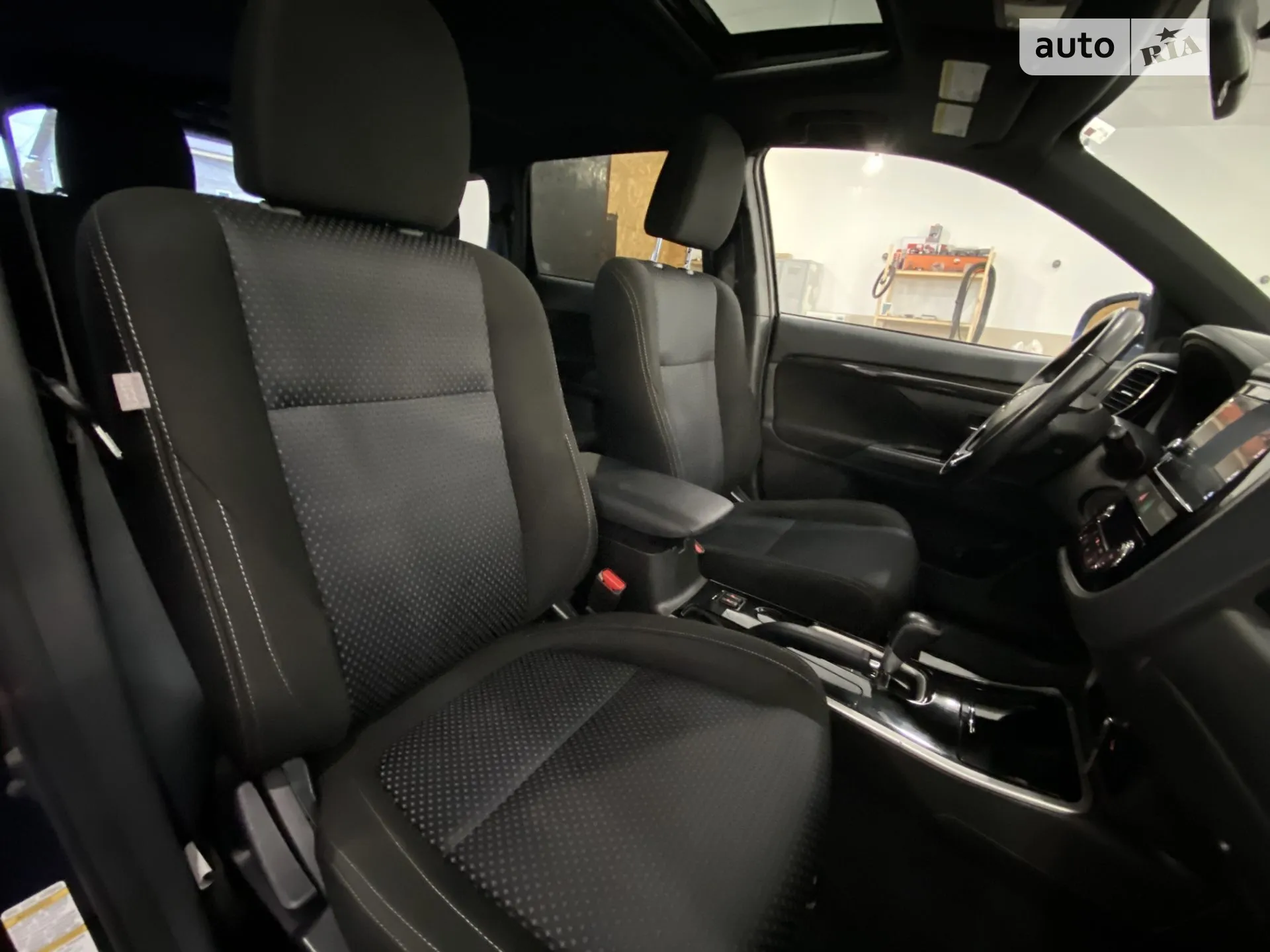 2017 Mitsubishi Outlander - мініатюра 36