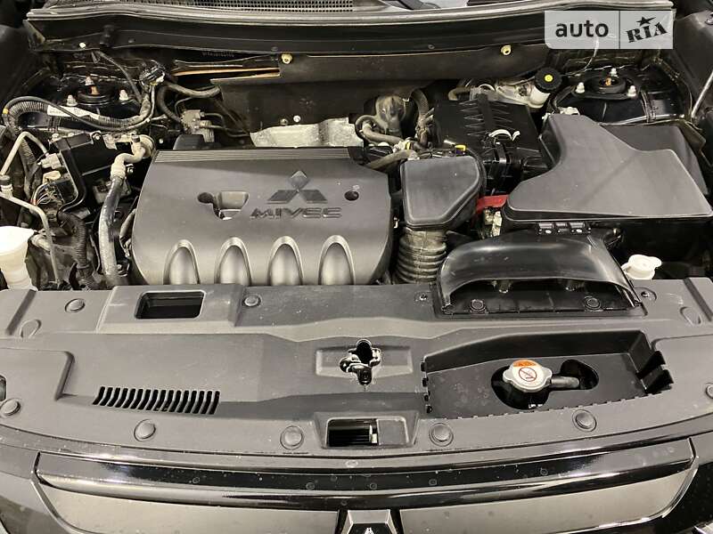 Позашляховик / Кросовер Mitsubishi Outlander 2017 в Вінниці