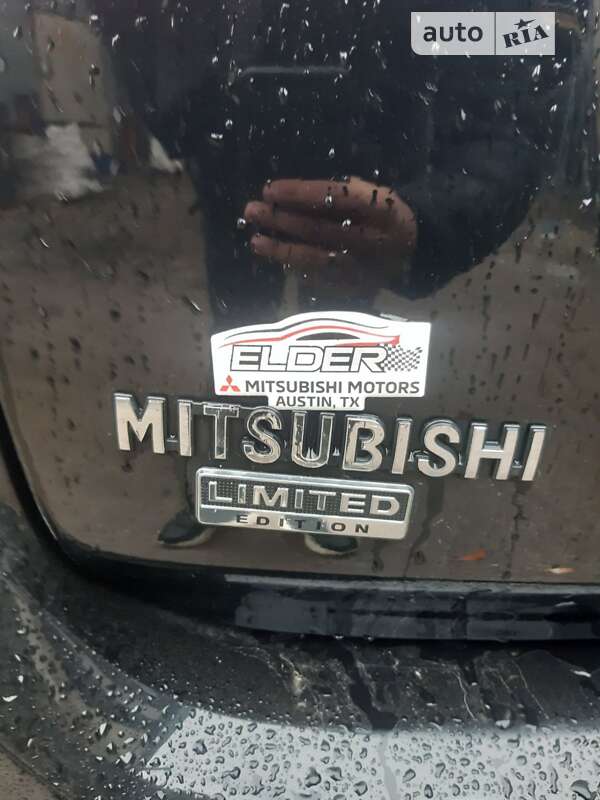 Позашляховик / Кросовер Mitsubishi Outlander 2017 в Вінниці