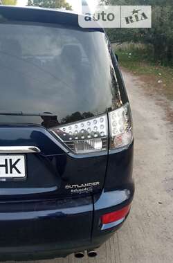 Позашляховик / Кросовер Mitsubishi Outlander 2011 в 