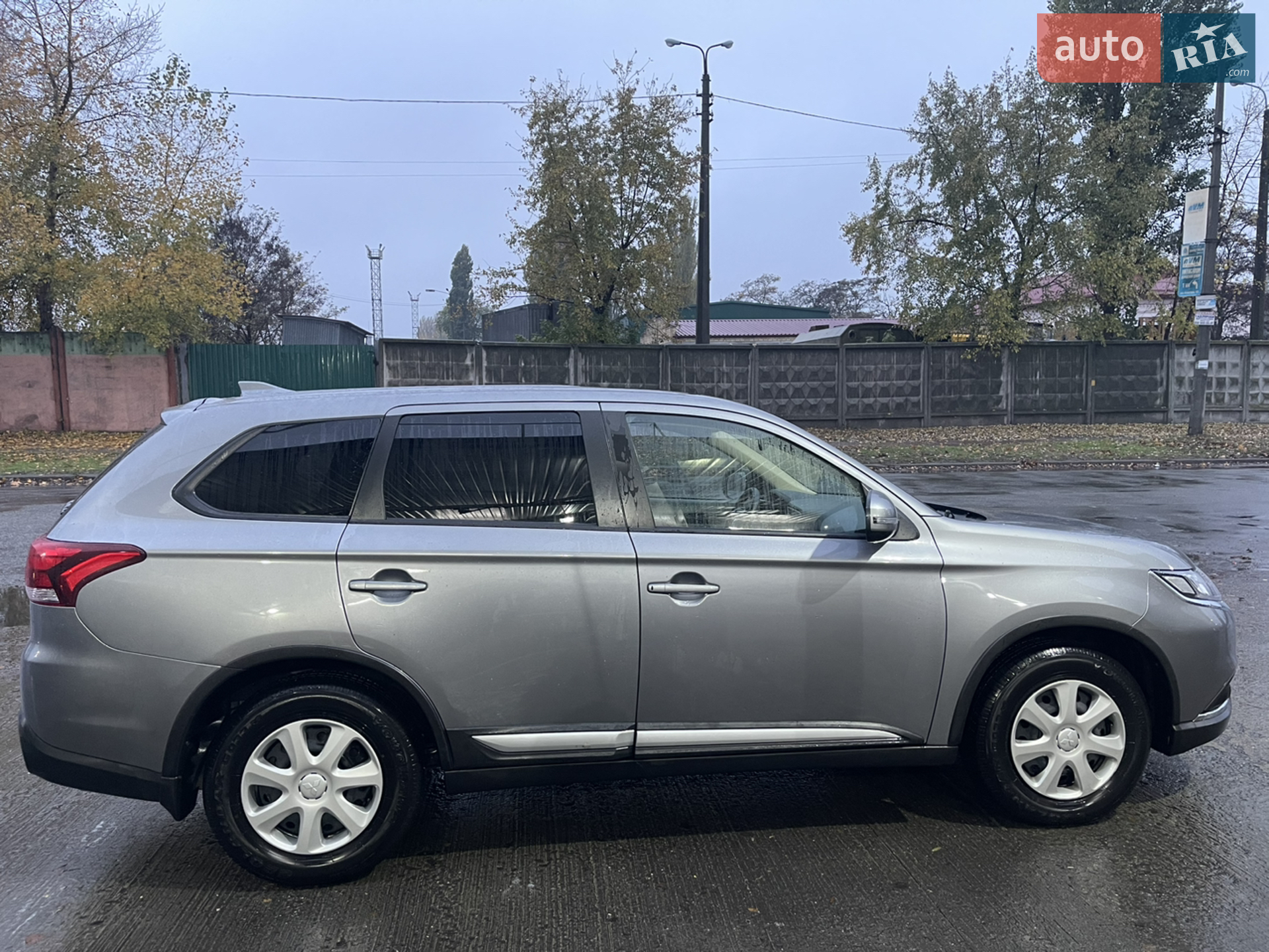 2021 Mitsubishi Outlander - мініатюра 16