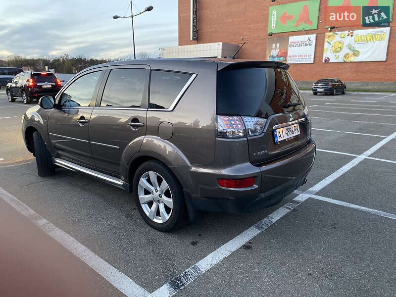 Позашляховик / Кросовер Mitsubishi Outlander 2011 в Броварах