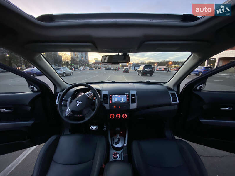 Позашляховик / Кросовер Mitsubishi Outlander 2011 в Броварах
