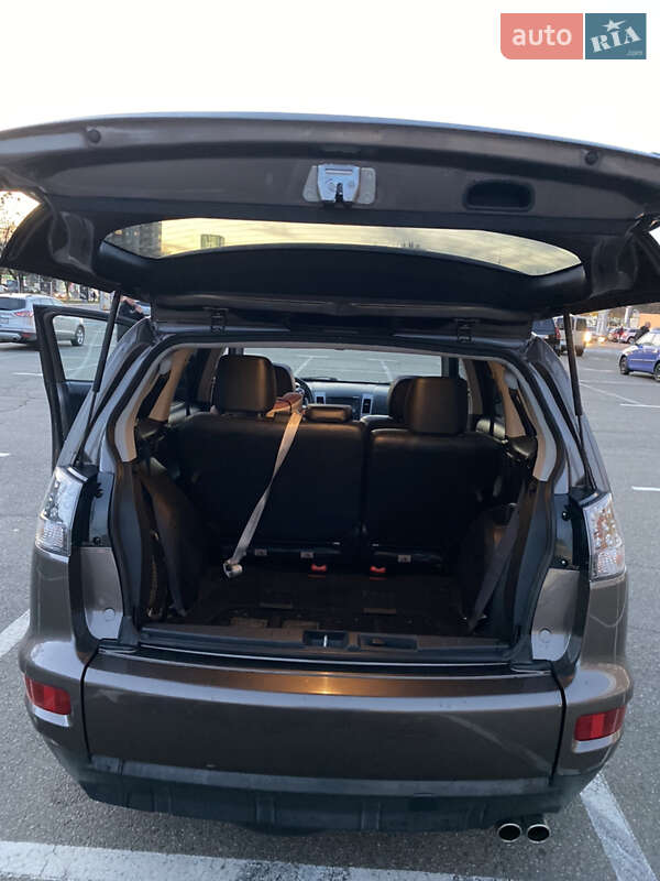 Позашляховик / Кросовер Mitsubishi Outlander 2011 в Броварах