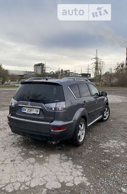 Внедорожник / Кроссовер Mitsubishi Outlander 2010 в Здолбунове