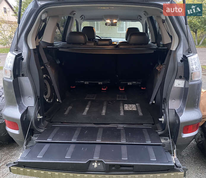 Внедорожник / Кроссовер Mitsubishi Outlander 2010 в Здолбунове