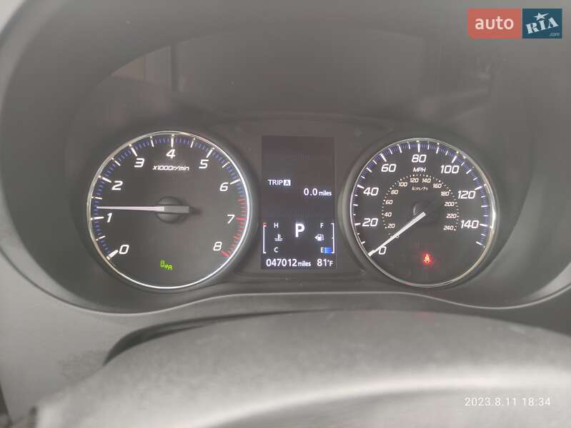 Внедорожник / Кроссовер Mitsubishi Outlander 2019 в Киеве