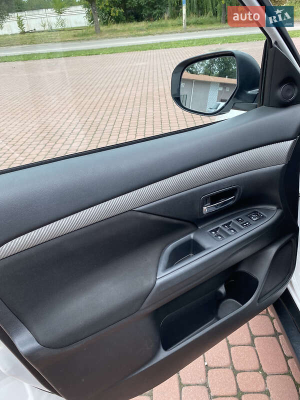 Позашляховик / Кросовер Mitsubishi Outlander 2018 в Дніпрі